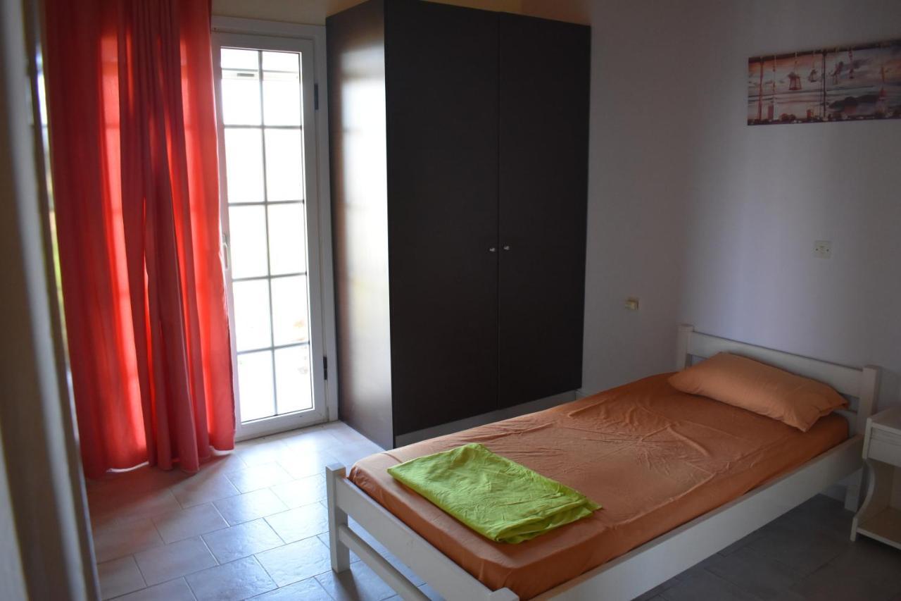 Bouka Beachfront Bungalows Agios Nikolaos  エクステリア 写真