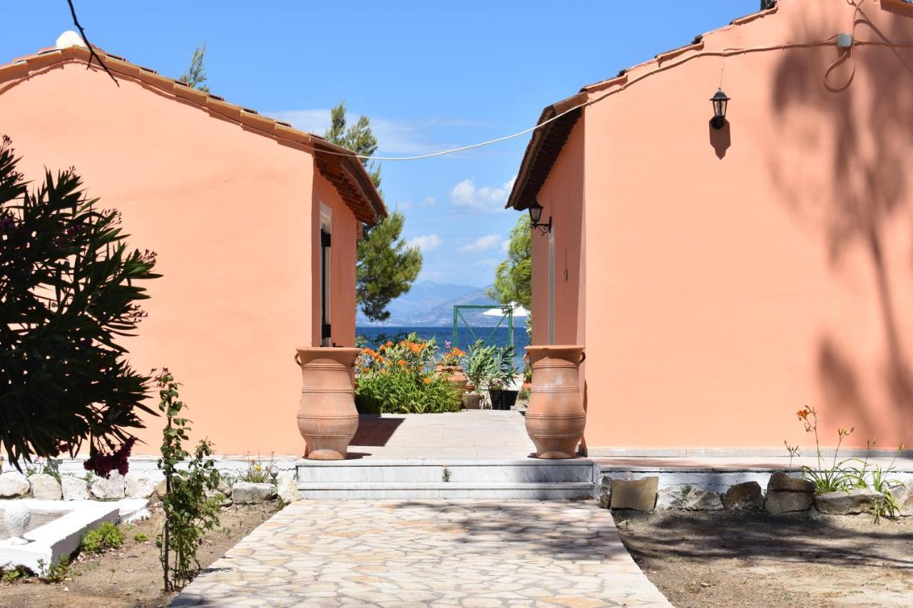 Bouka Beachfront Bungalows Agios Nikolaos  エクステリア 写真