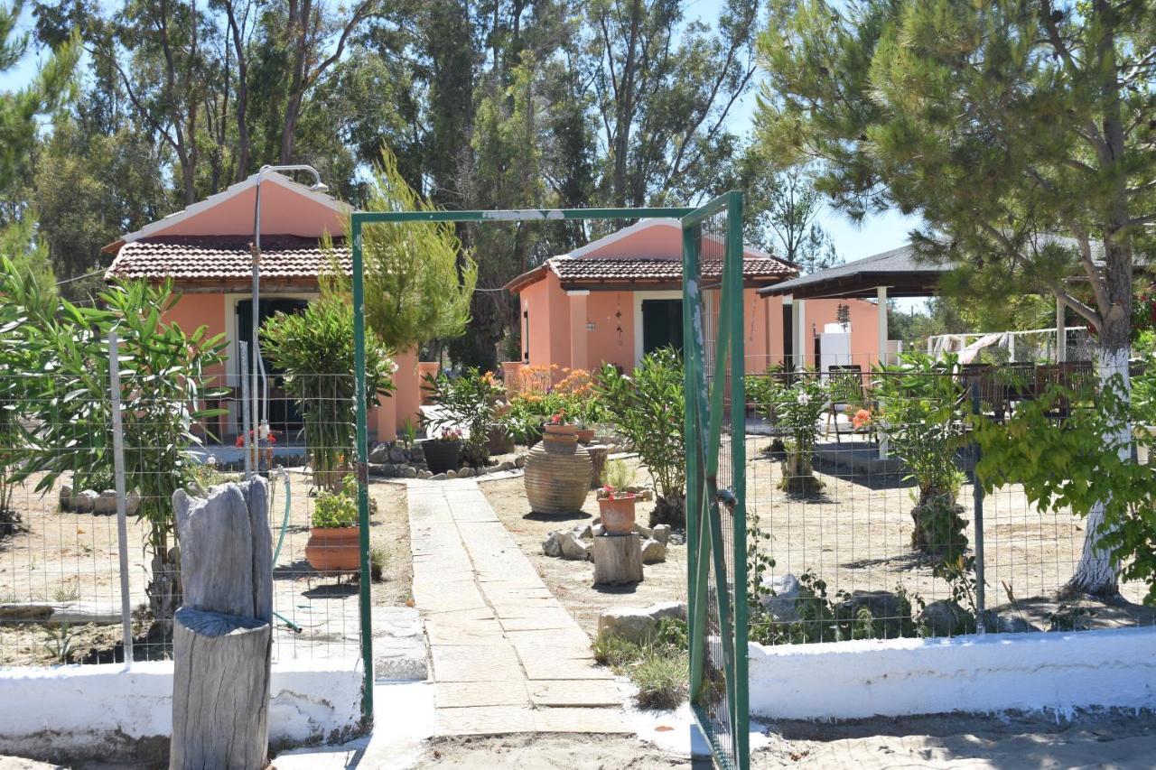 Bouka Beachfront Bungalows Agios Nikolaos  エクステリア 写真