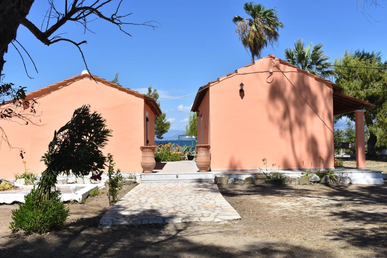 Bouka Beachfront Bungalows Agios Nikolaos  エクステリア 写真